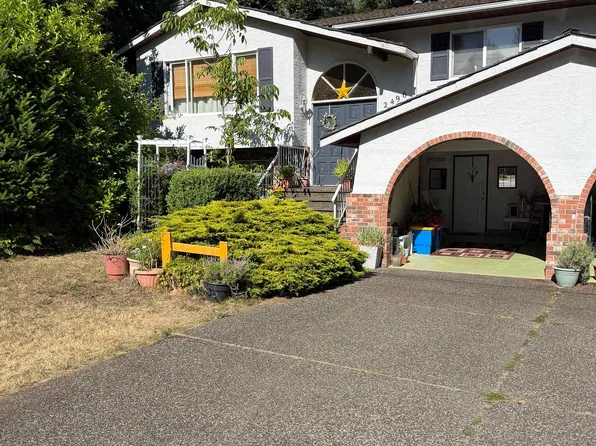 2496 124th St, Surrey, BC V4A 3N2