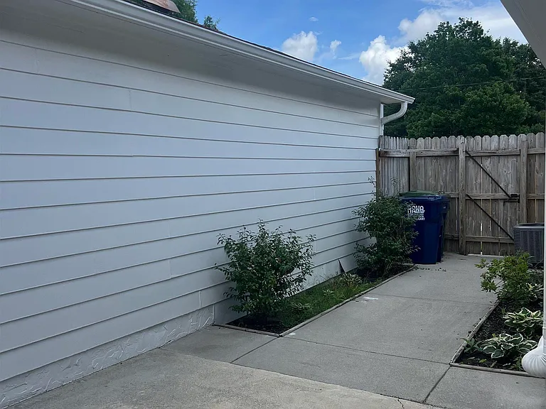 6864 Steeplechase Dr NW — Photo 3