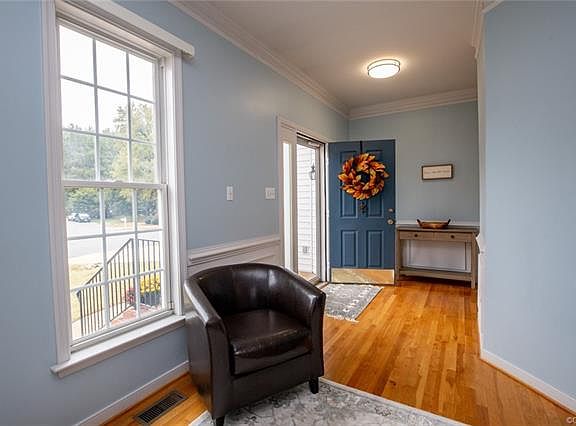 5th image of 8364 Springset Ln