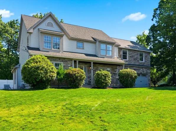 9 Tennyson Dr, Manchester, NH 03104