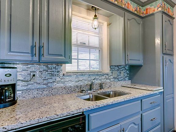 5th image of 1725 Meadowbrook Ln