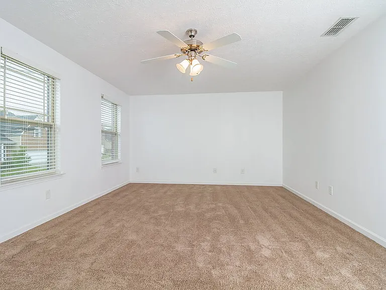 1096 Shire Dr — Photo 12