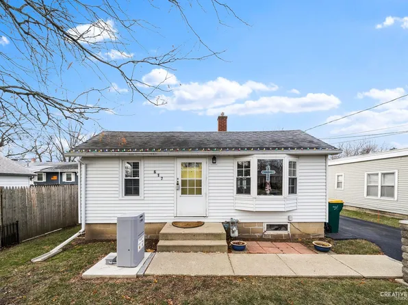 617 N James St, Plano, IL 60545