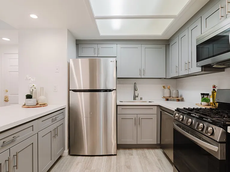 435 E Valencia Ave #105 — Photo 13