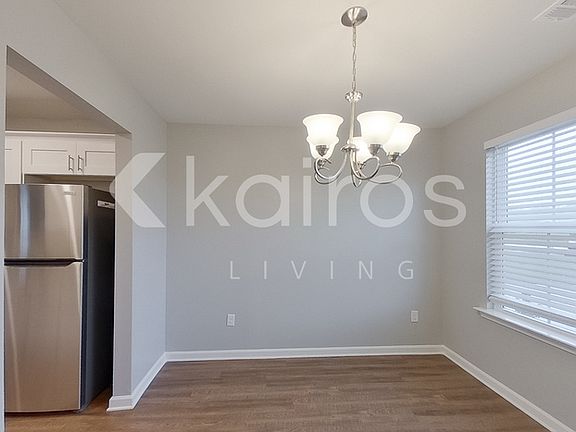 4th image of 202 Redwood Ct