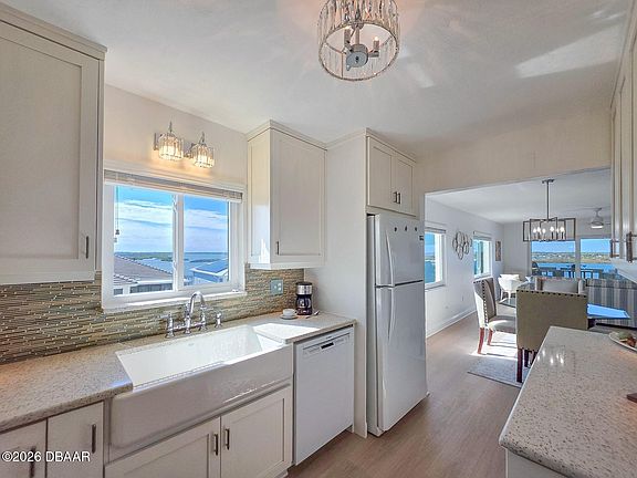 5th image of 3606 S Peninsula Dr APT 614