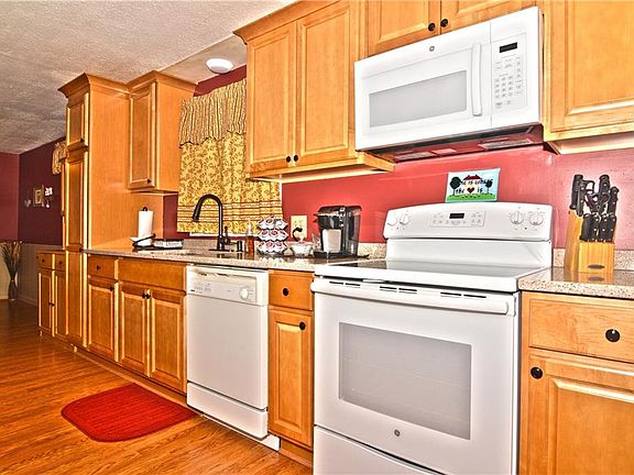 3rd image of 113 Arnts Pl