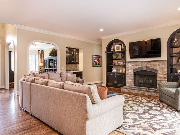 5th image of 2331 Grimmersborough Ln