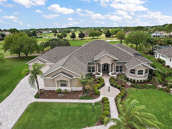 3rd image of 1530 Saint James Cir