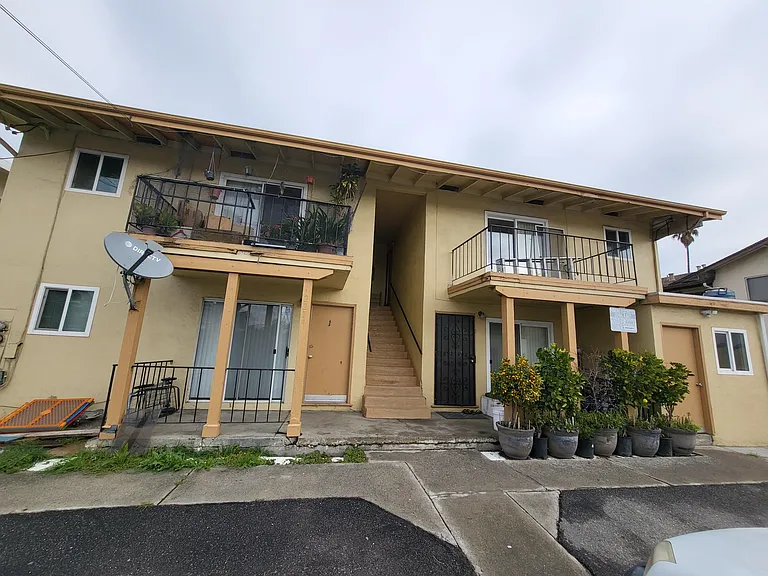 2274 Ellena Dr — Photo 1