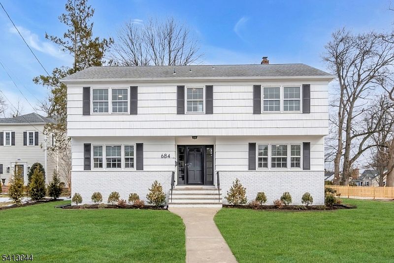 1st image of 684 Gallows Hill Rd