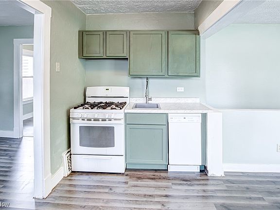 4th image of 5618 Bradley Ave