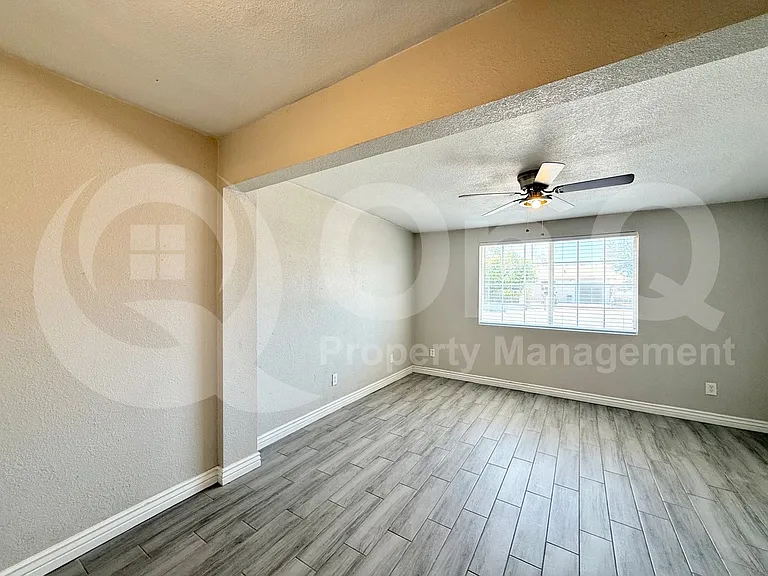 4009 N 48th Ave — Photo 25