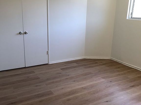 4th image of 1560 N Hobart Blvd #7
