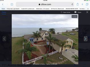 711 Alamo Beach Ave, Port Lavaca, TX 77979