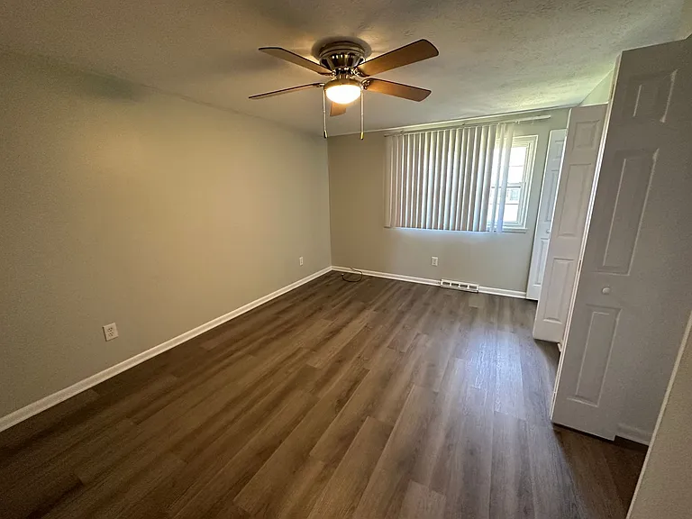31624 N Marginal Dr #D — Photo 9