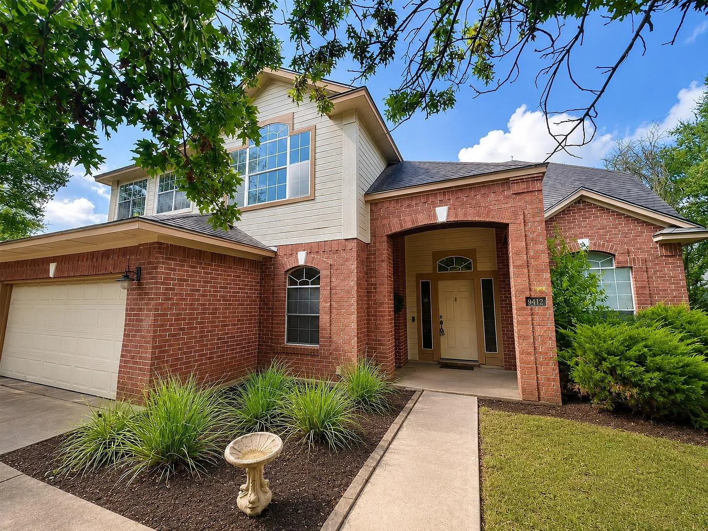 4 bed, 2.5 bath, 3218 sqft, $3,400 — Photo 3