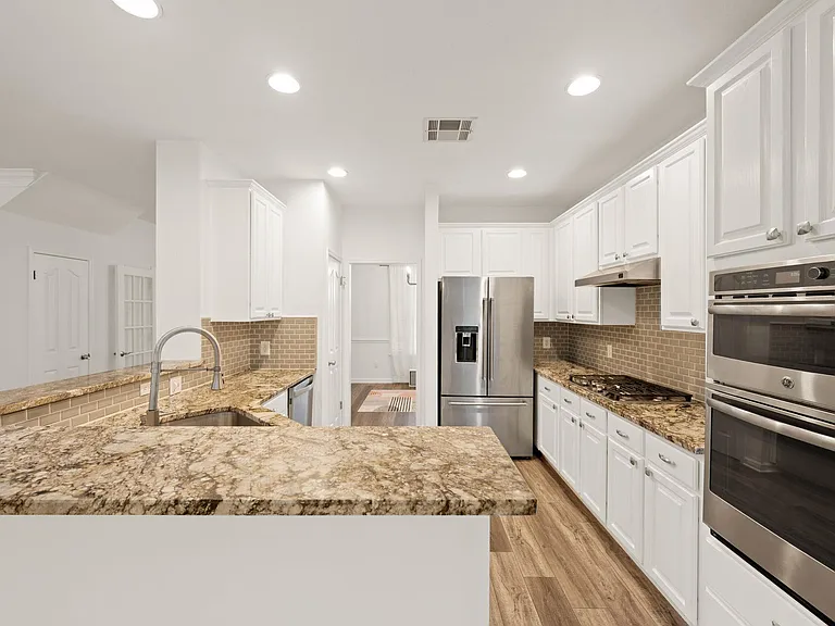 7016 Bending Oak Rd — Photo 9