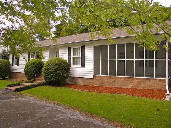 2nd image of 308 Massey Ln