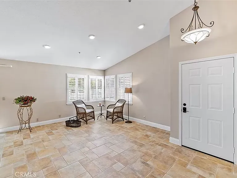942 Bluebell Way — Photo 8