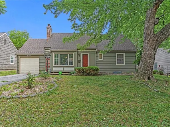8737 Daniel Boone Rd, Kansas City, MO 64114