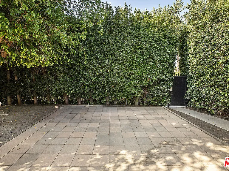 8517 Pickford St — Photo 7