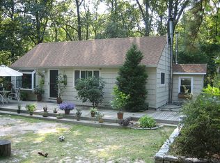 23 Pond Ln, Ridge, NY 11961
