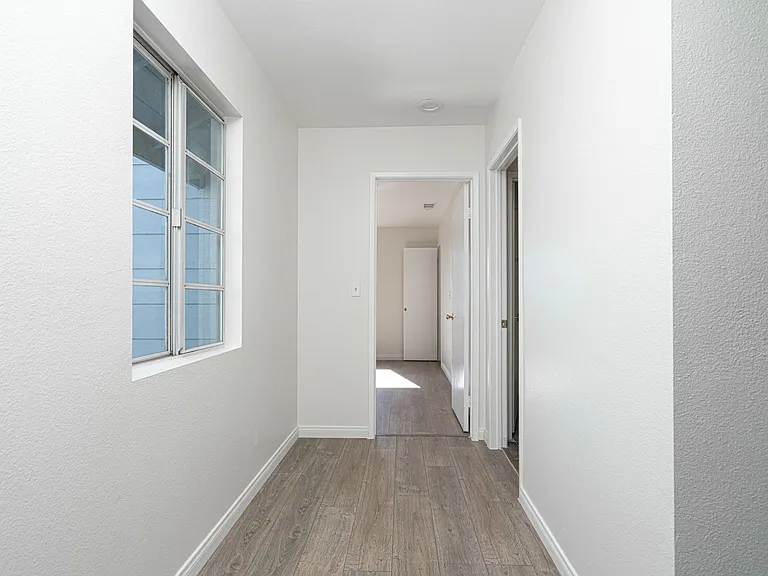 789 W 18th St #1A — Photo 23
