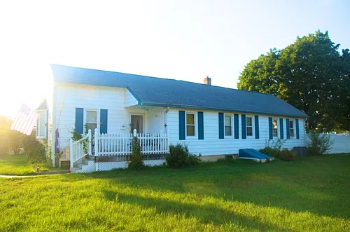 230 Laurel Ave Photo 1