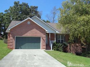 1423 Tainan Dr, Maryville, TN 37804