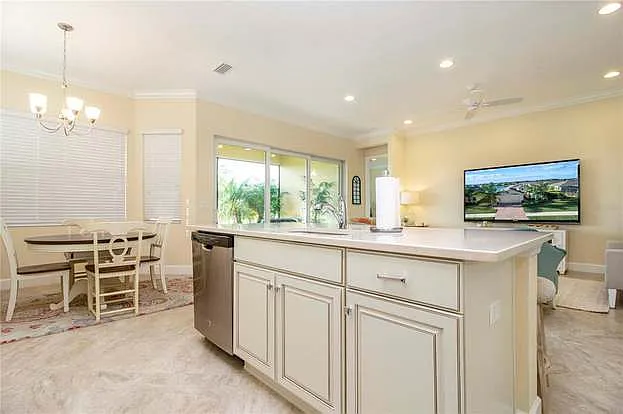 416 Castle Pines Ln — Photo 45
