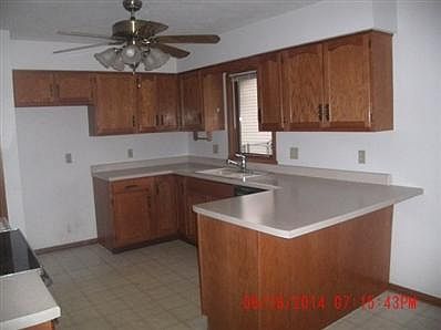 3rd image of 1001 Windbourne Dr