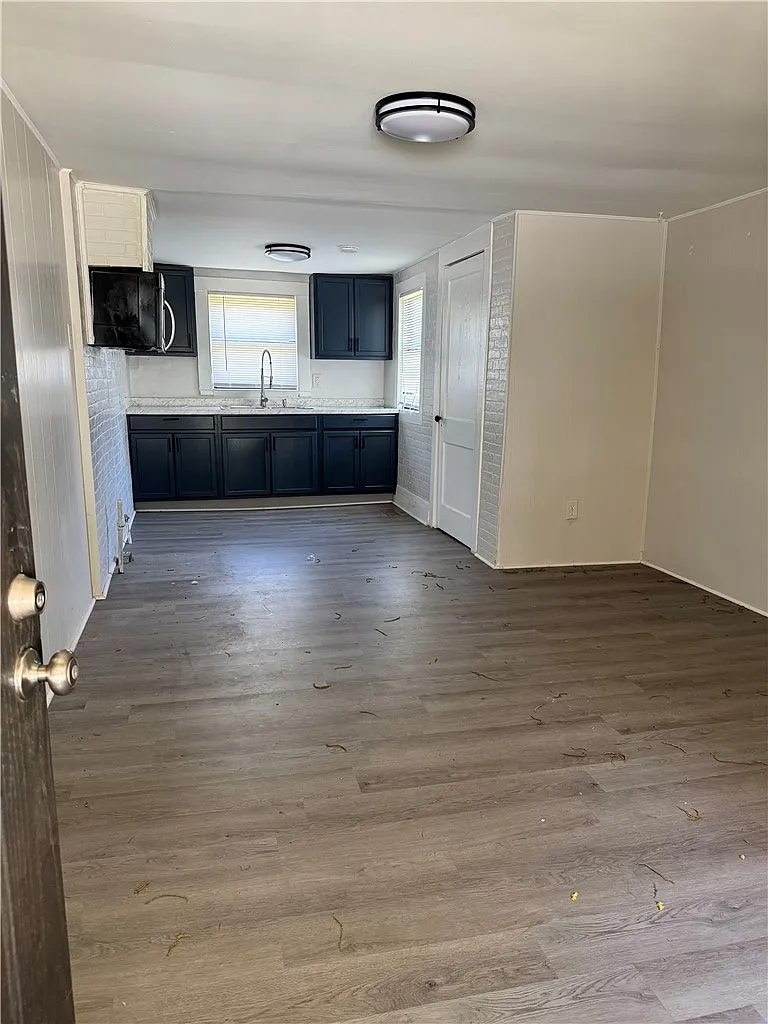 3 bed, 1.0 bath, $140,000 — Photo 3