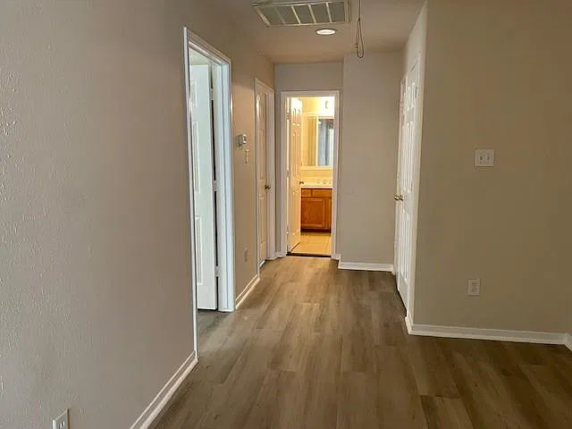 4 bed, 2.5 bath, 1468 sqft, $1,595 — Photo 2