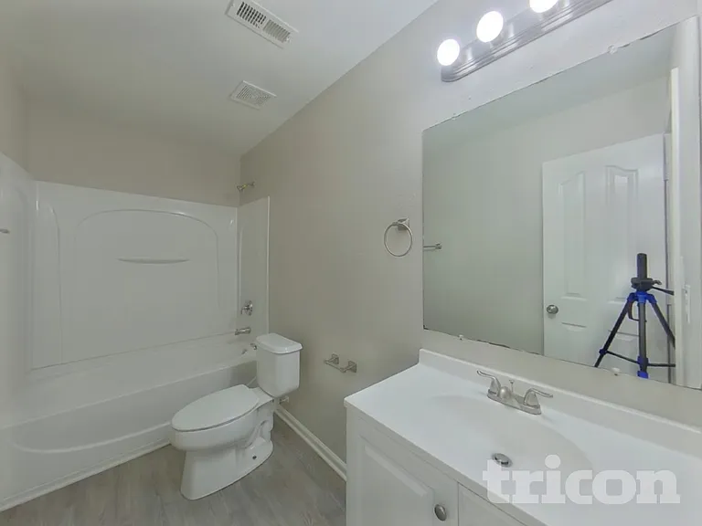 4614 Christenbury Hills Ln — Photo 17