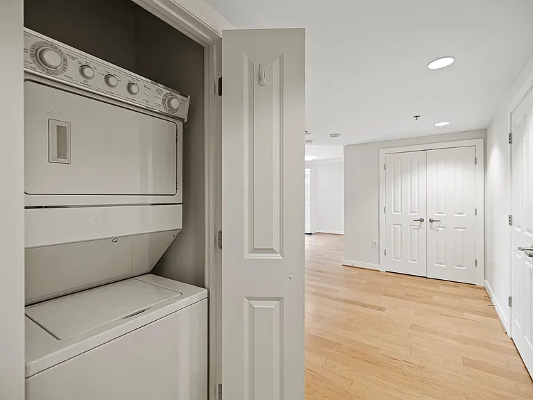 777 7th St NW #934 — Photo 5