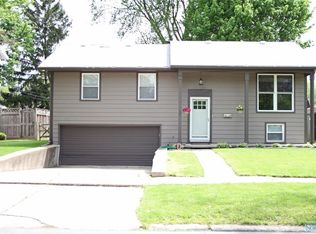1216 Birch Ave, Maumee, OH 43537