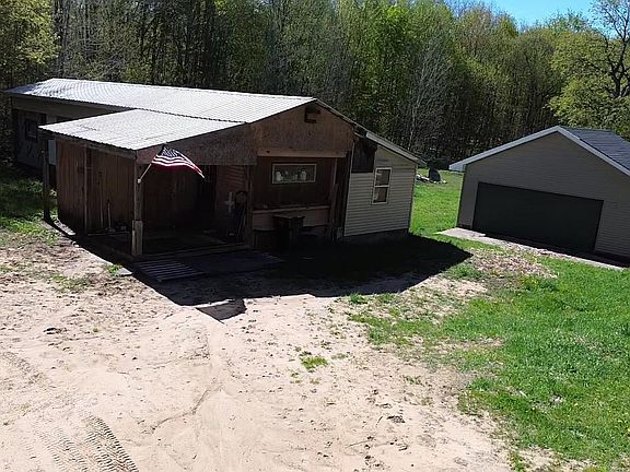 2nd image of 5884 Scholl Rd