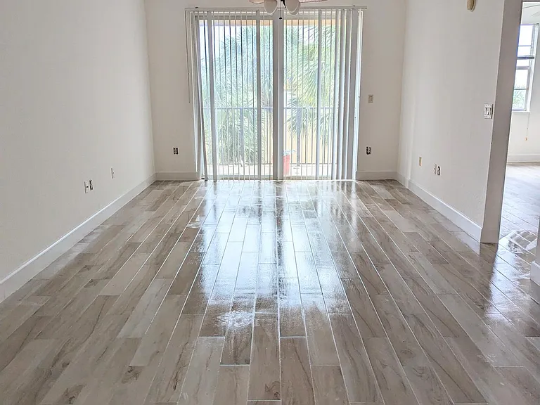 1805 N Flagler Dr #303 — Photo 3