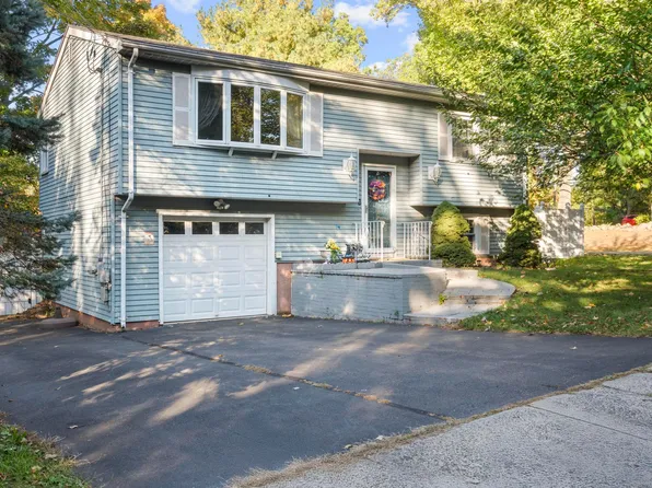 3 Tanglewood Drive, Hamden, CT 06518
