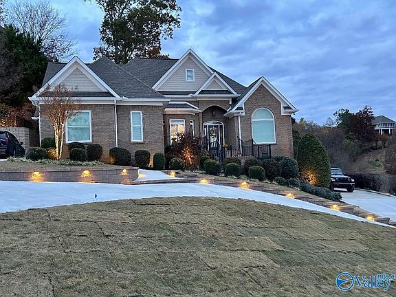 4th image of 1086 Heritage Dr