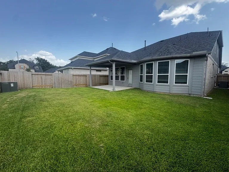 18106 Zemira Ln — Photo 18