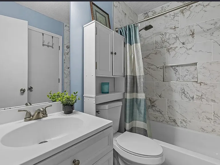 6240 April Pine Cir #F — Photo 5