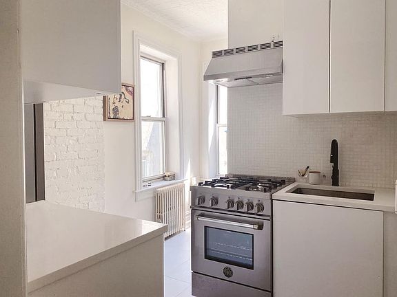 4th image of 626 E 14th St APT 18