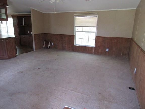 2nd image of 400 De Jeane Rd