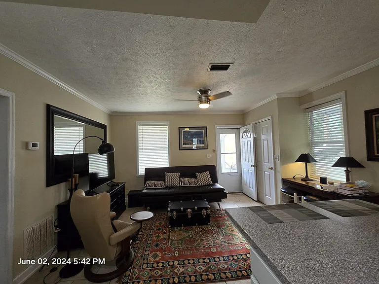 1200 Clay Ave — Photo 5