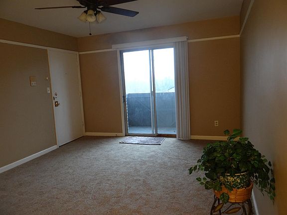 3rd image of 1048 Armstrong Mill Rd