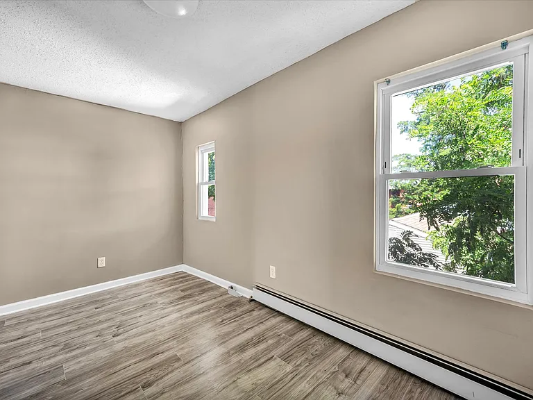 63 Seyms St #3 — Photo 10