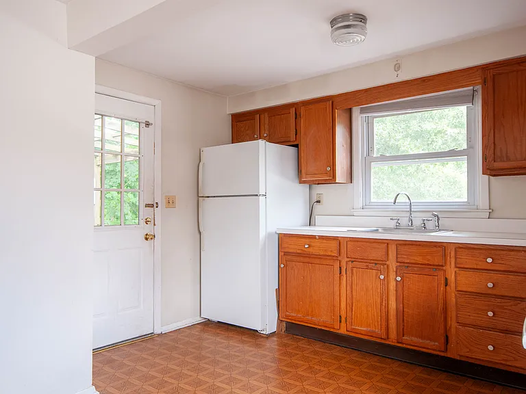 112 Highland Ave #2 — Photo 9