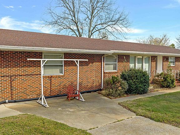3rd image of 61 Rains Ave SE